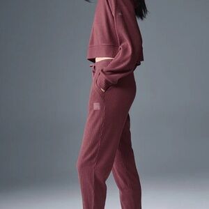 ALO Muse SET in Burgundy